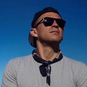 Meet your Posher, Luis